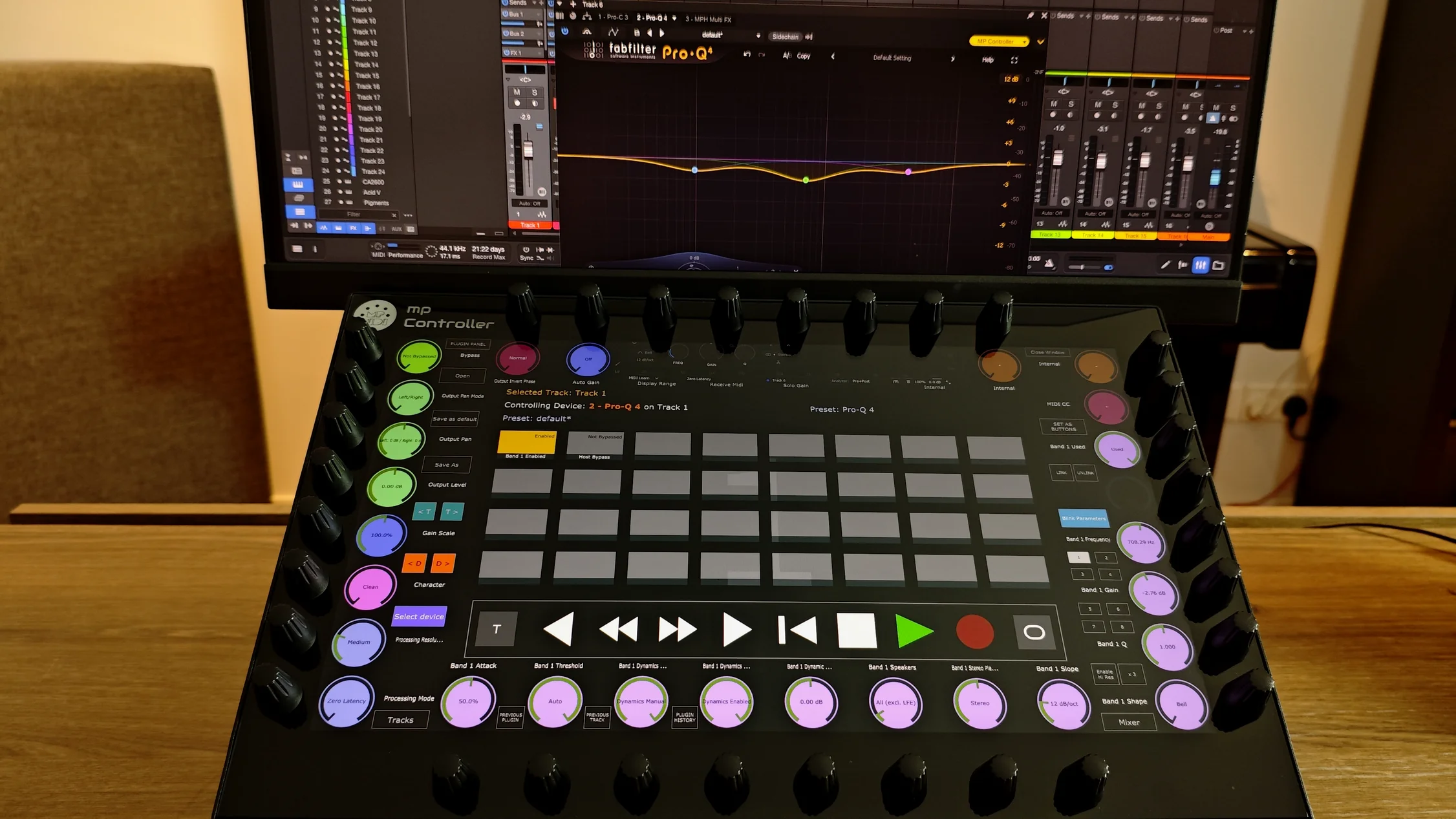 MP Controller controlling Fender Studio and Studio One native devices and plugins