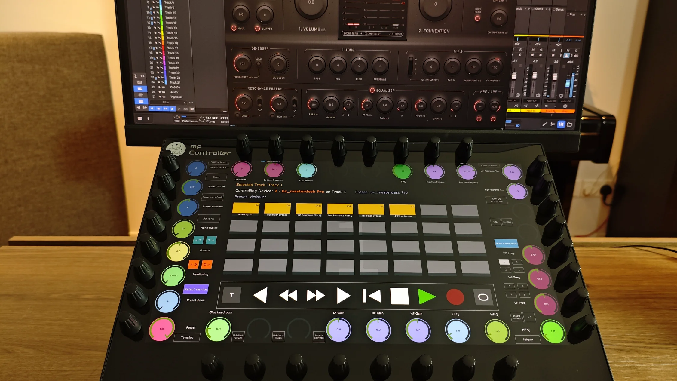 MP Controller controlling a Studio One device