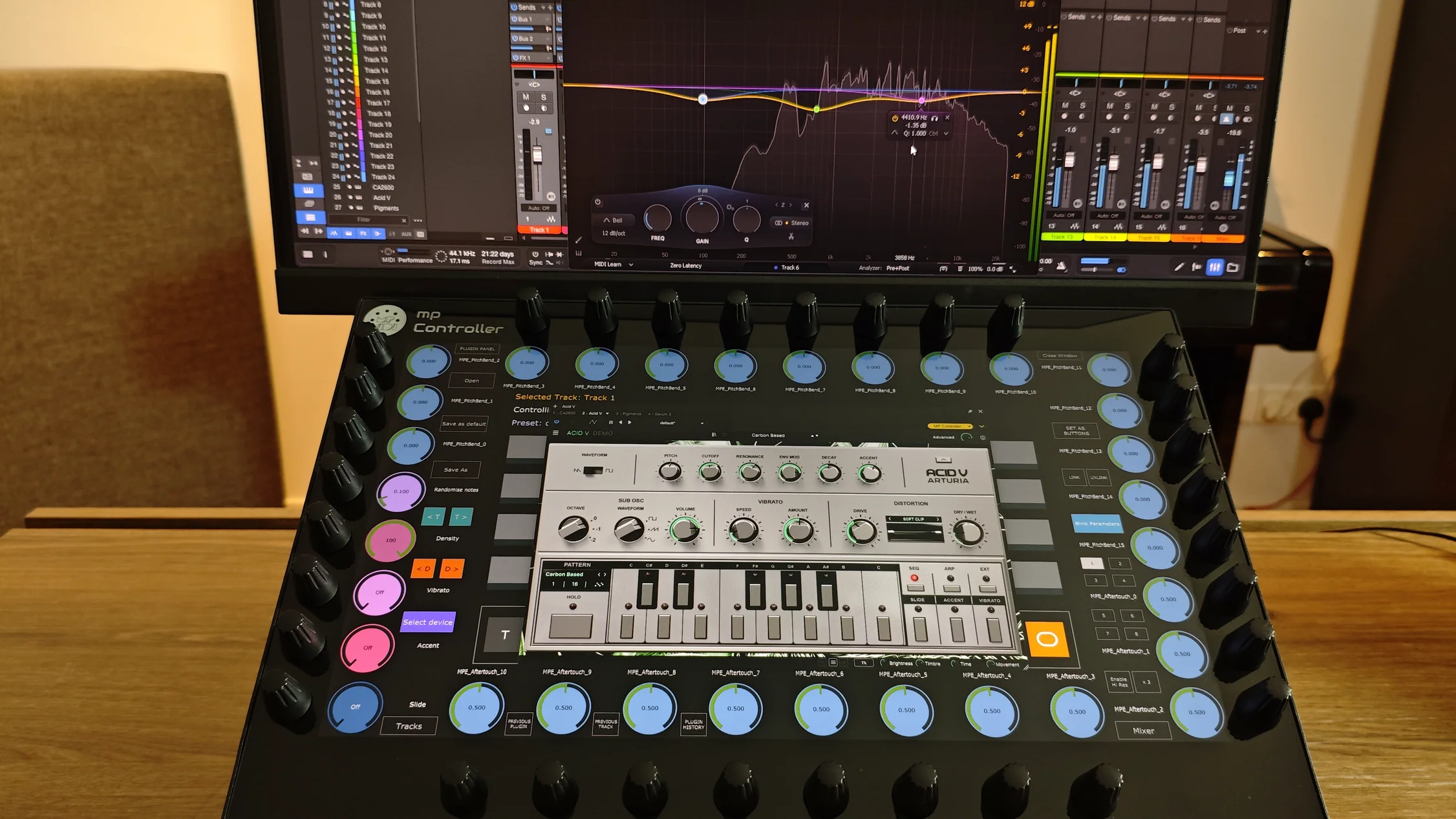 MP Controller and Studio One in a working studio