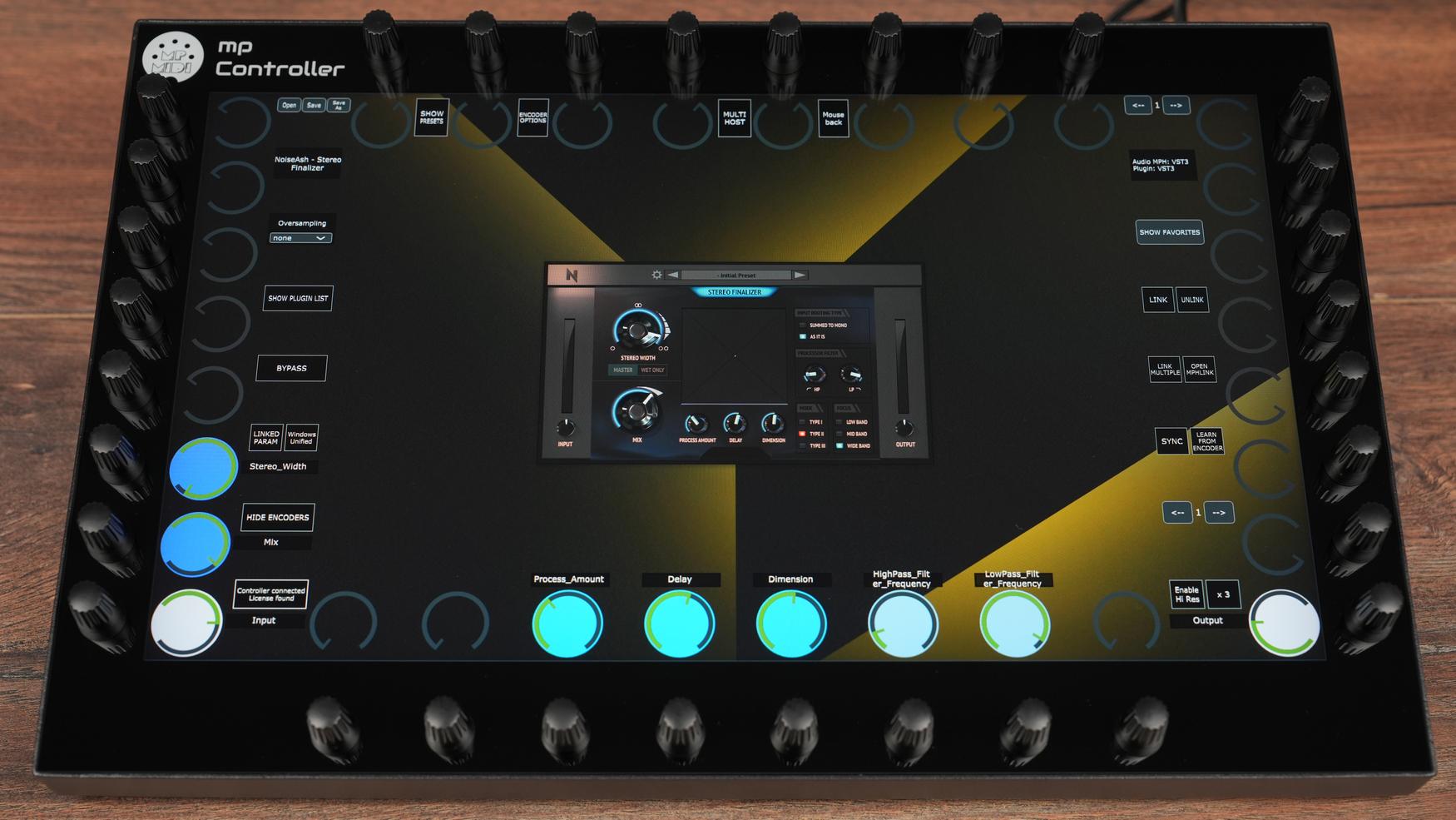 NoiseAsh Stereo Finalizer plugin on MP Controller