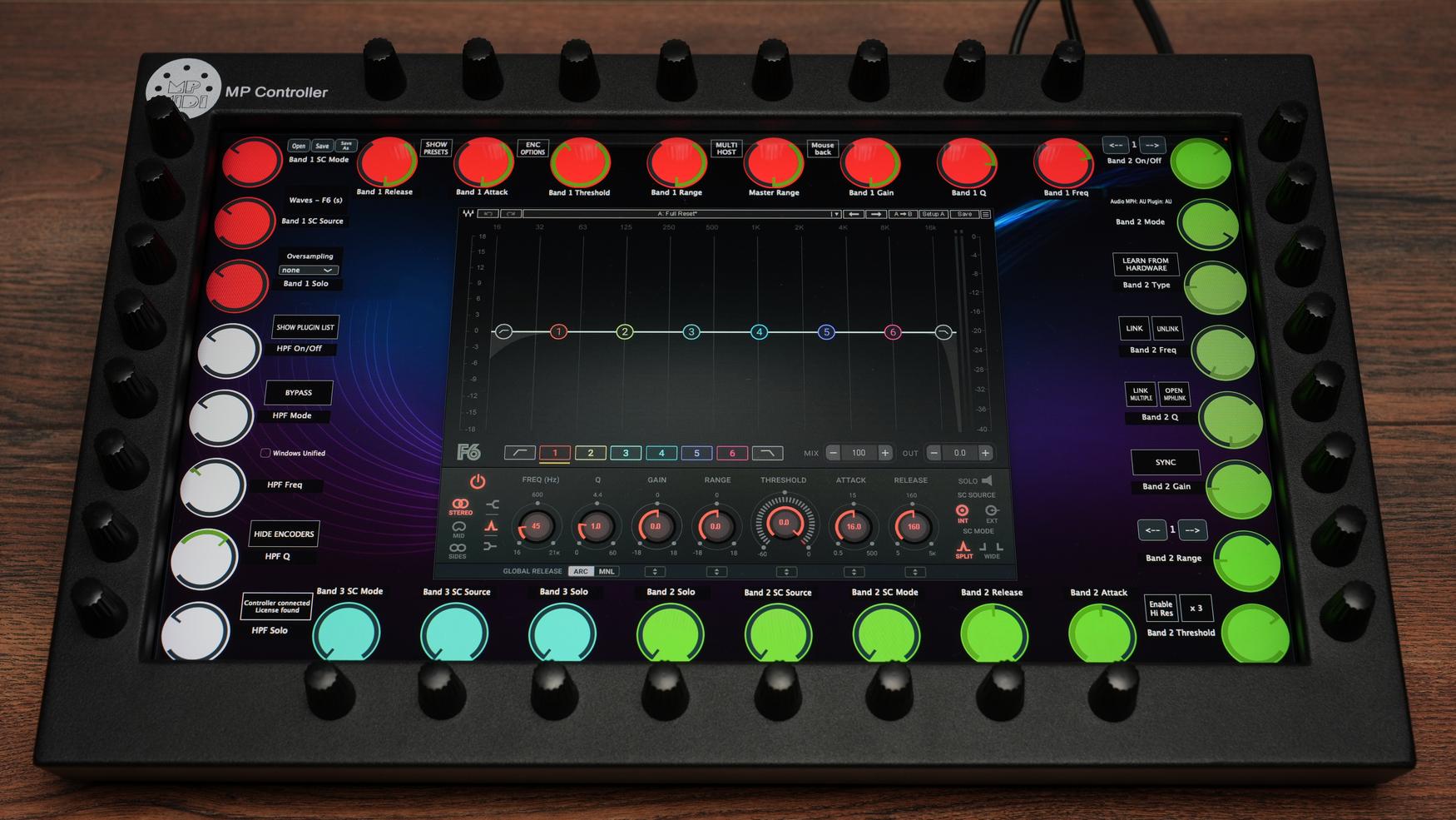 Professional audio interface with Waves plugins