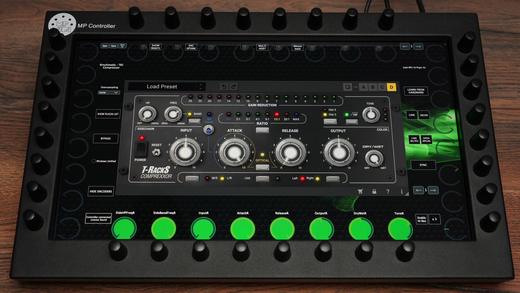 IK Multimedia Comprexxor on MP Controller